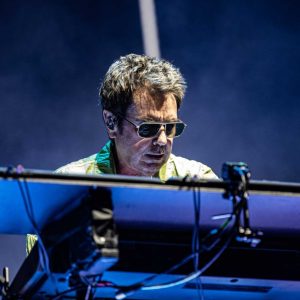Jean-Michel-Jarre-hero@2000x1500-1068x801.jpg